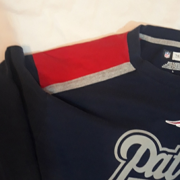 NFL  Patriots top - Picture 4 of 8